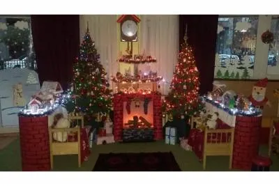 Тематски уредувања на просторот и изработки од возрасните